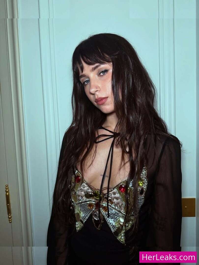 Clairo - Image 106