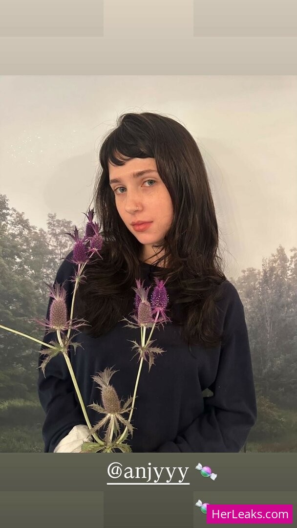 Clairo - Image 101
