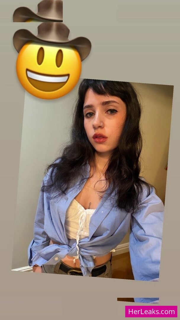 Clairo - Image 99