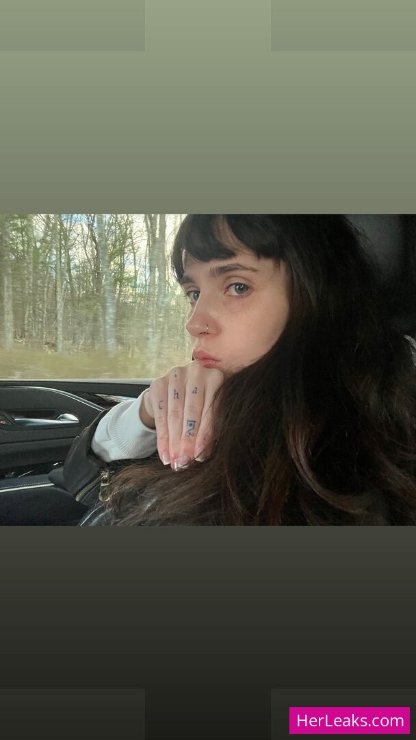 Clairo - Image 85