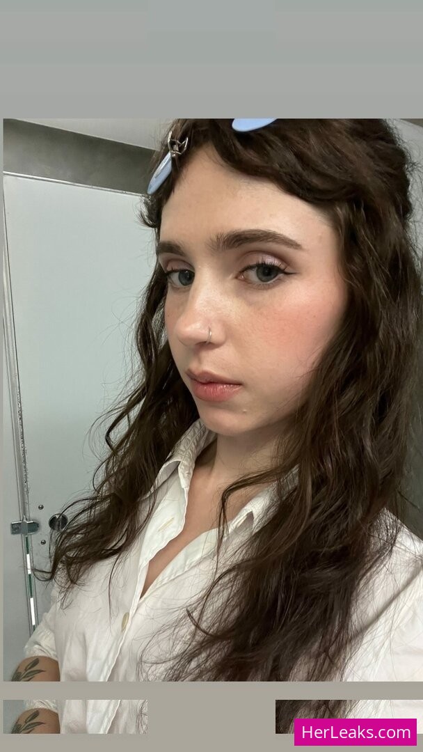 Clairo - Image 82