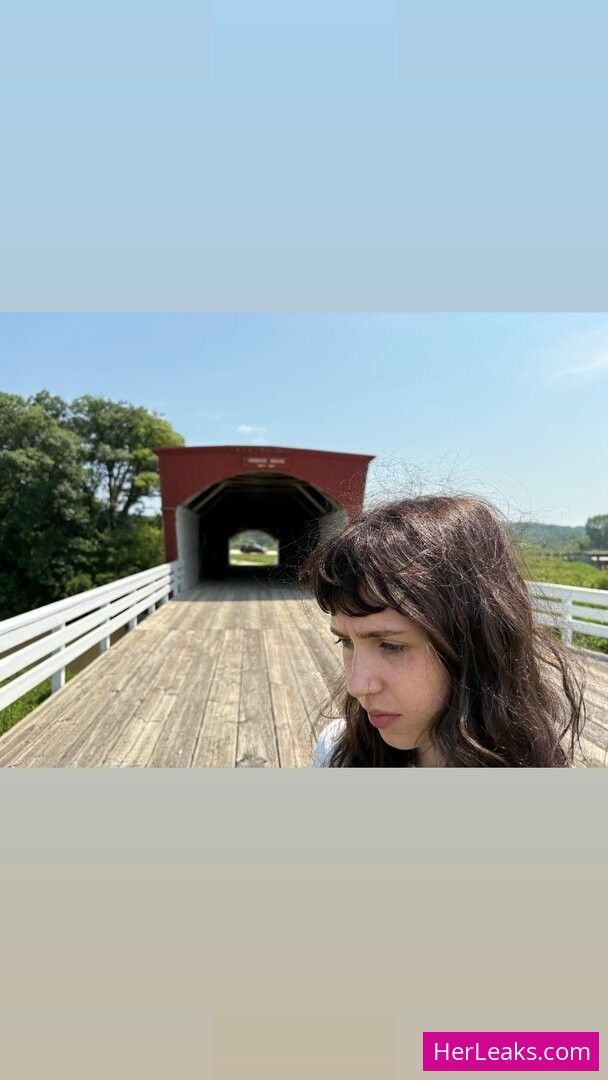 Clairo - Image 72
