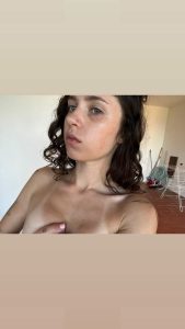Clairo - Image 63