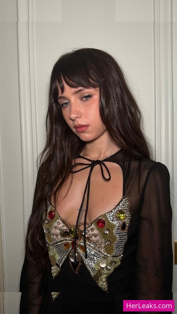 Clairo - Image 60
