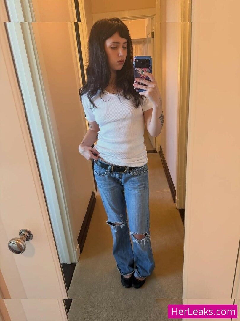 Clairo - Image 58