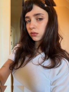 Clairo - Image 57