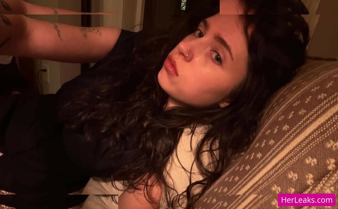 Clairo - Image 55