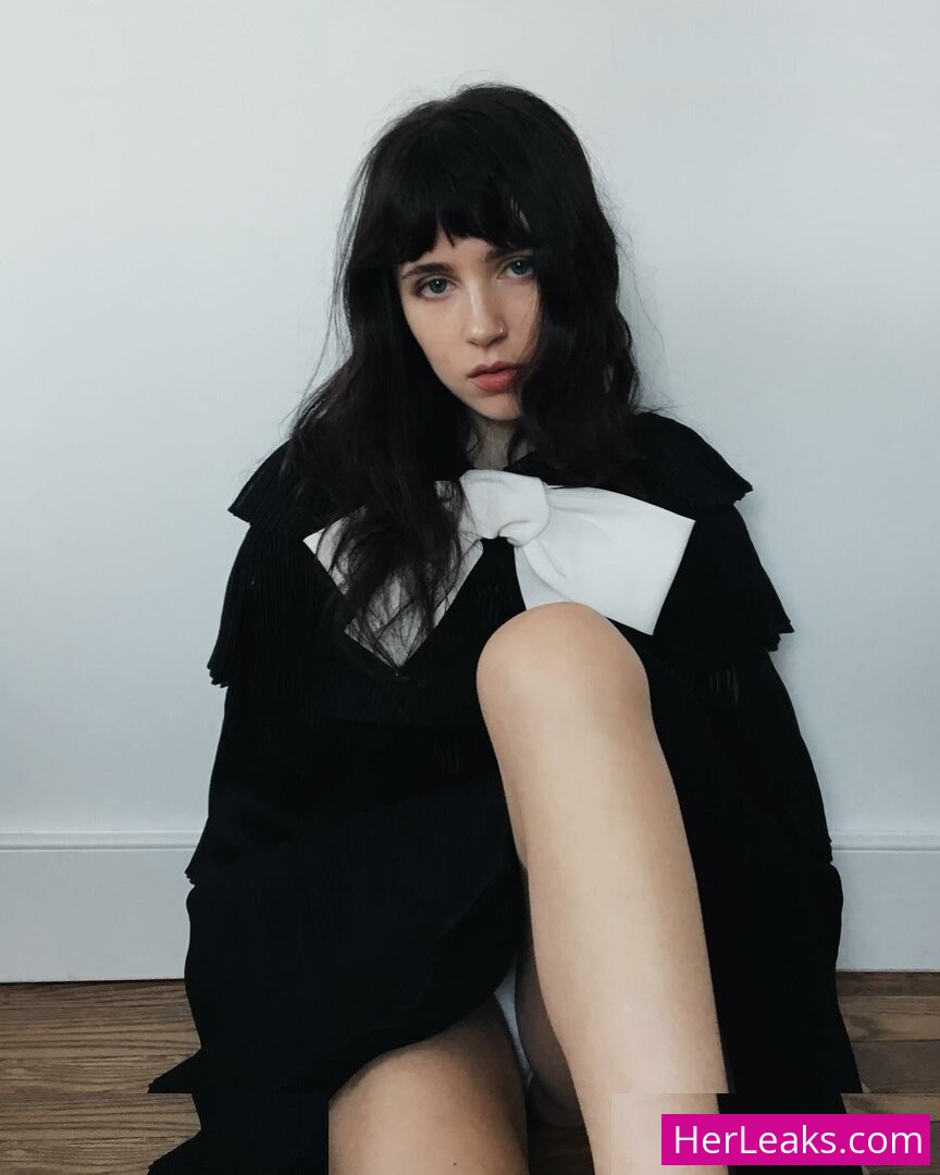 Clairo - Image 18
