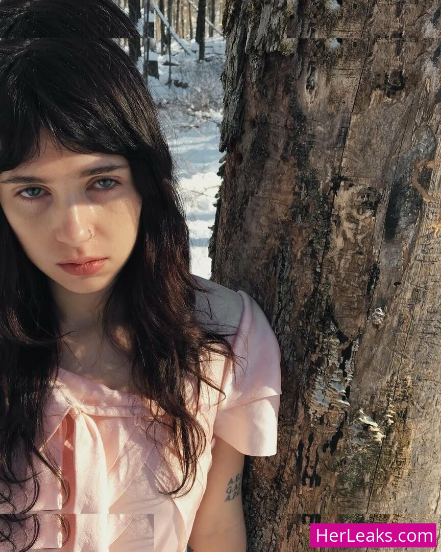 Clairo - Image 17