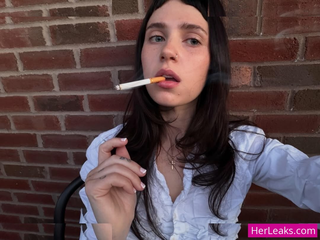 Clairo - Image 8