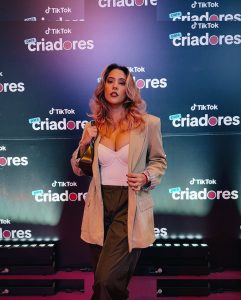 Dora Figueiredo - Image 42
