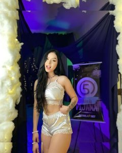 Eduarda Yuni - Image 136
