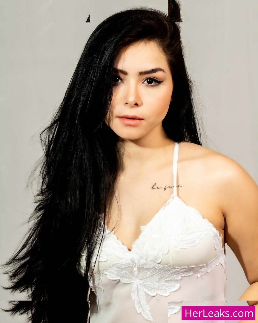 Eduarda Yuni - Image 109