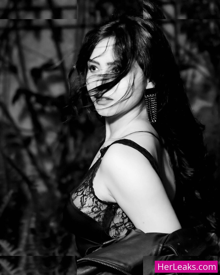 Eduarda Yuni - Image 80