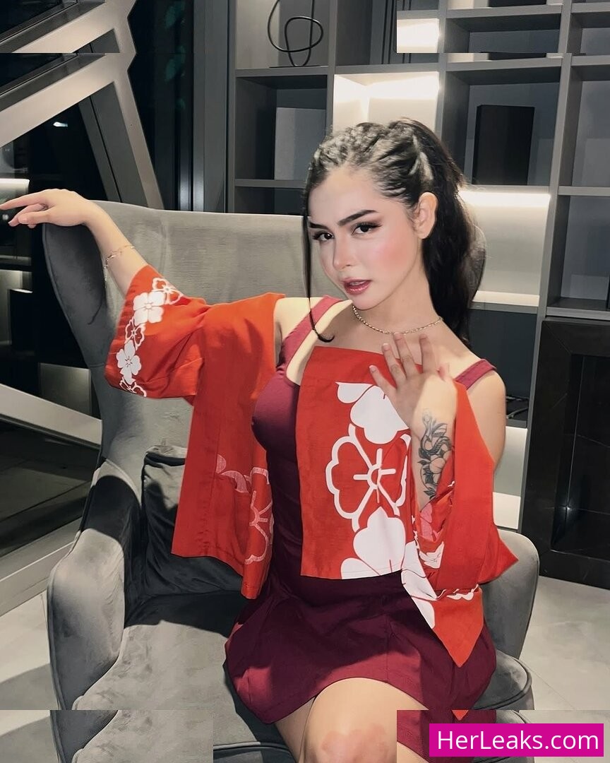 Eduarda Yuni - Image 21
