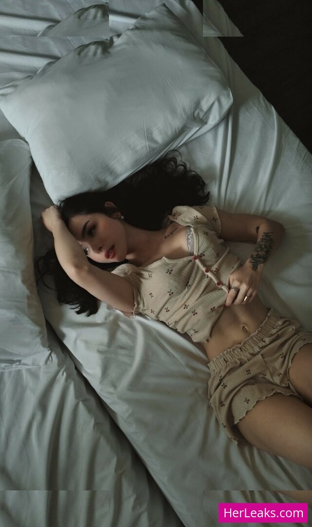 Eduarda Yuni - Image 13