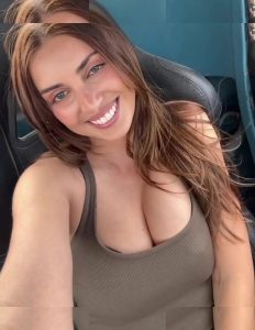 Emelia Hartford - Image 2