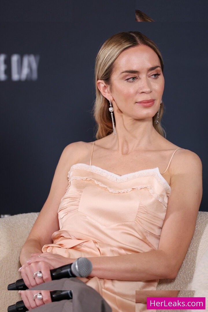 Emily Blunt - Image 5