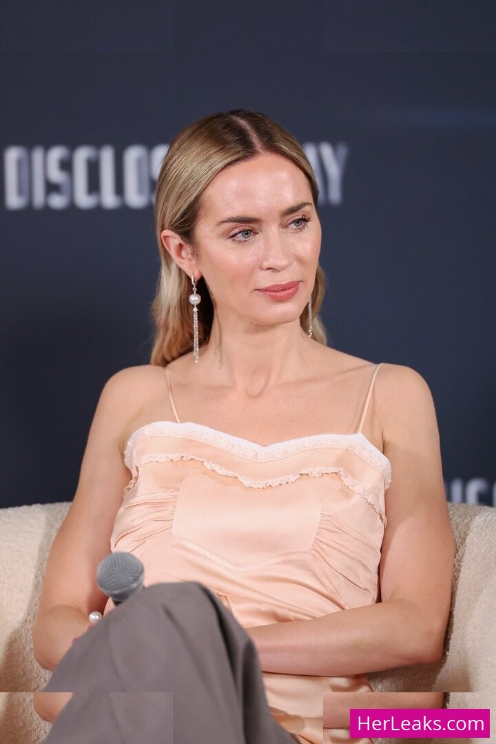 Emily Blunt - Image 2