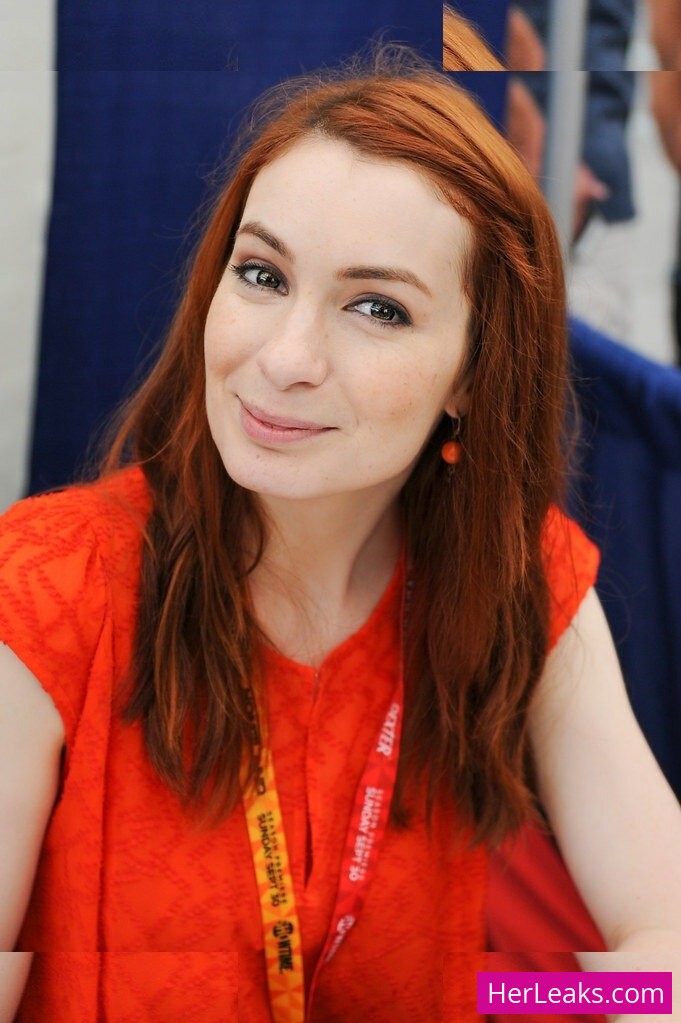 Felicia Day - Image 155