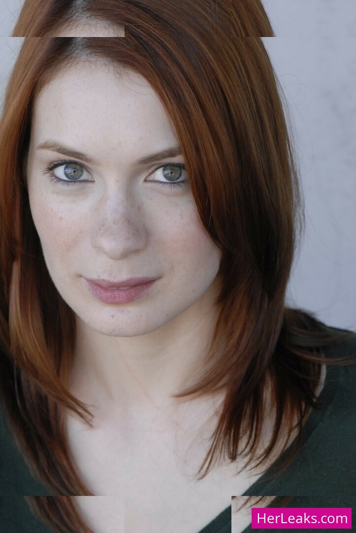 Felicia Day - Image 147