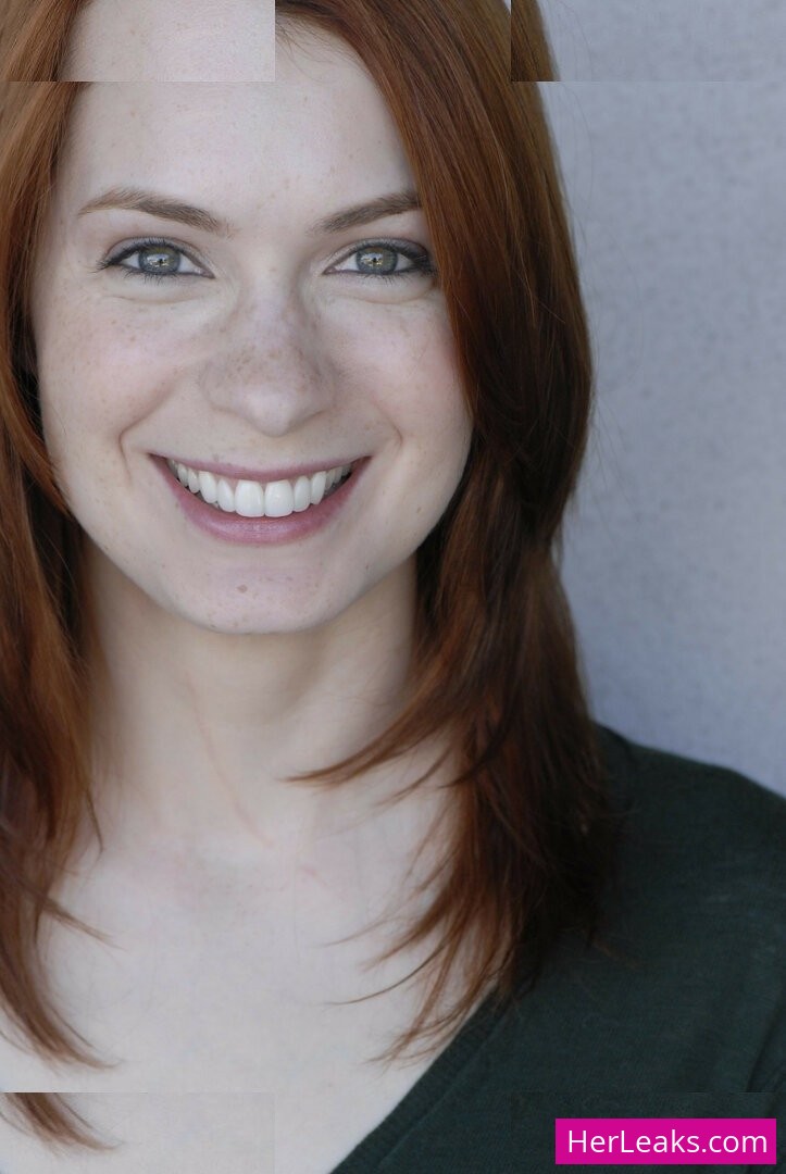 Felicia Day - Image 143