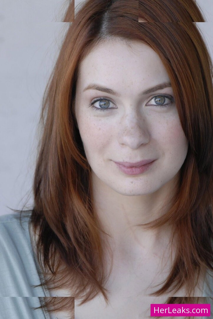 Felicia Day - Image 120