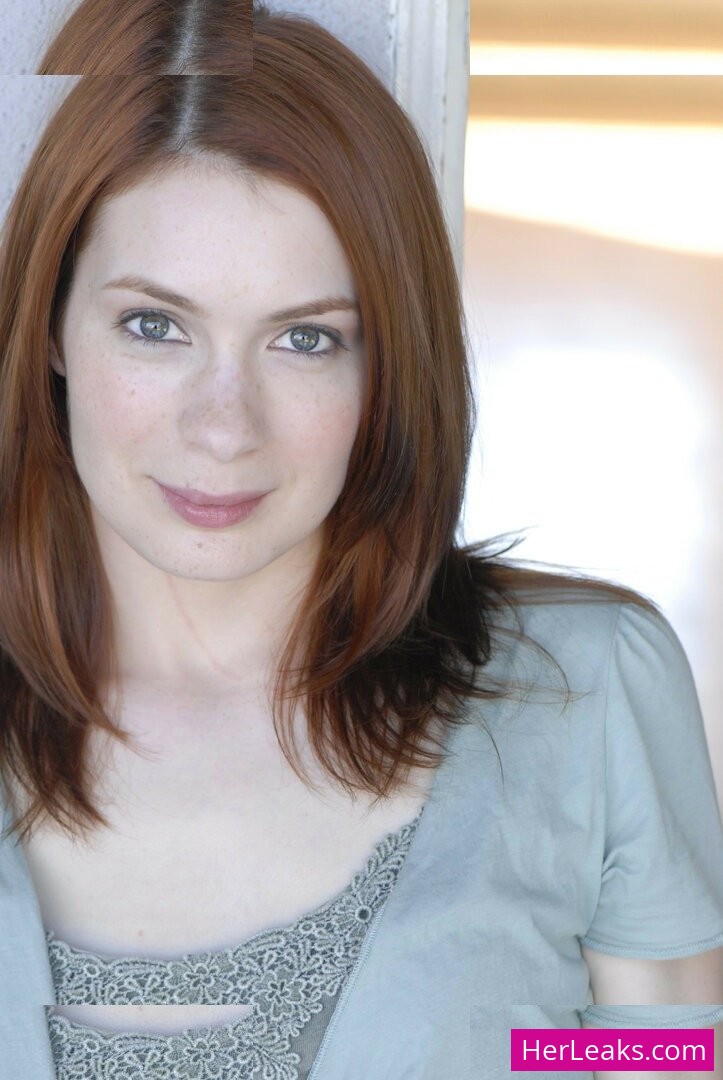 Felicia Day - Image 111
