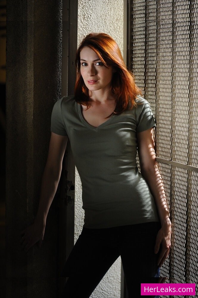 Felicia Day - Image 105