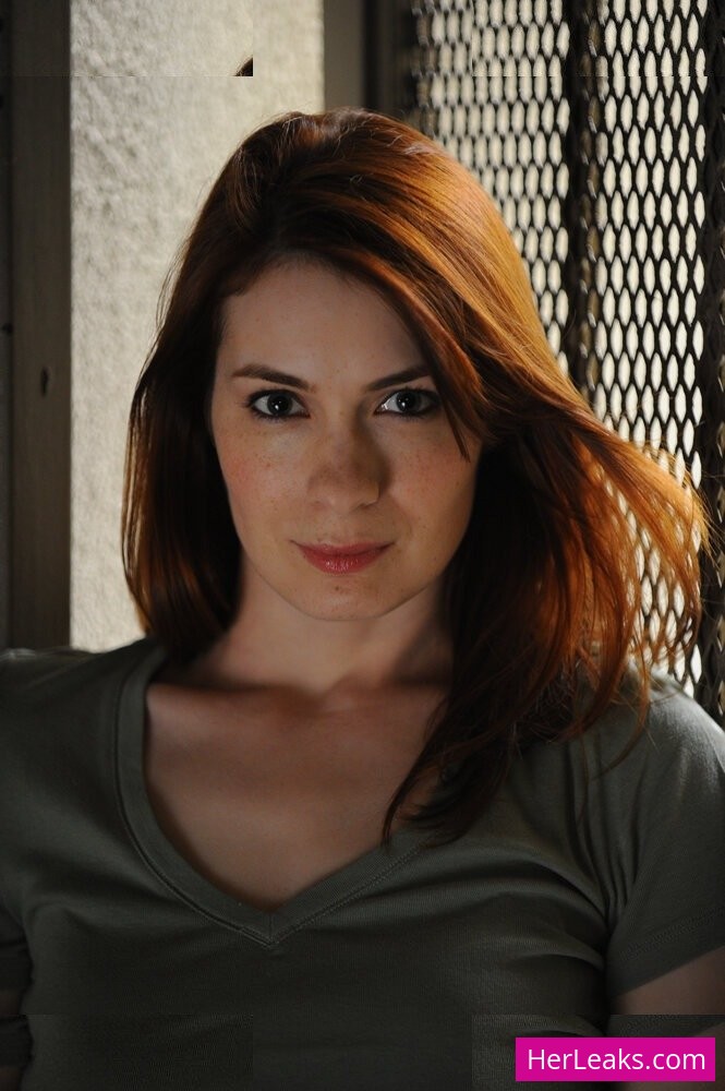 Felicia Day - Image 104