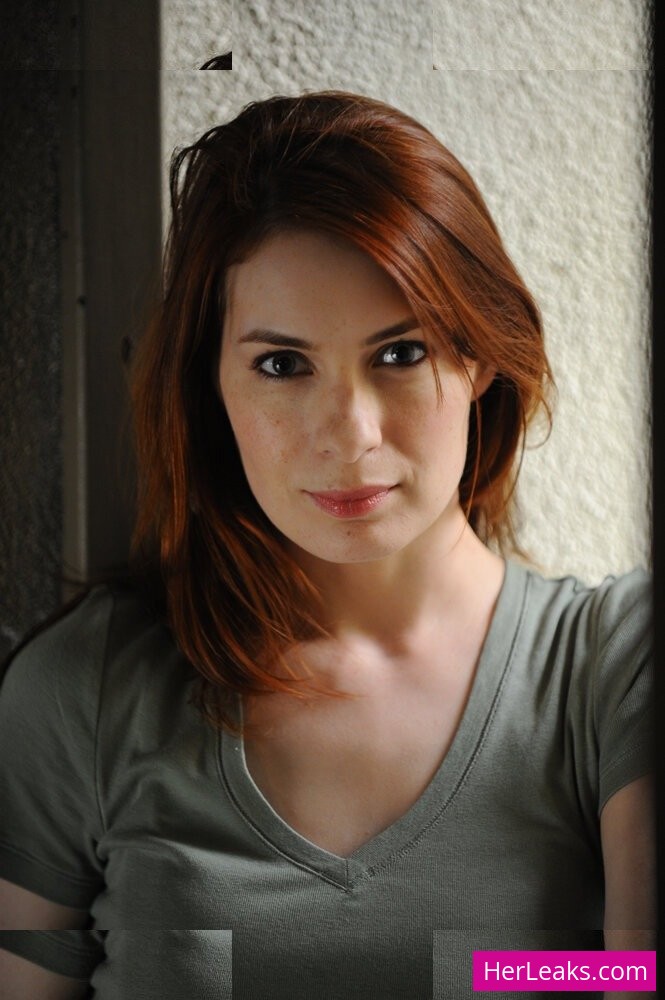 Felicia Day - Image 100