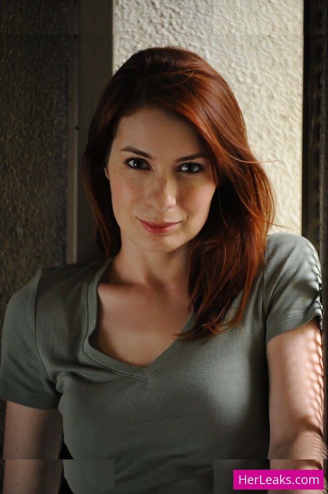 Felicia Day - Image 98