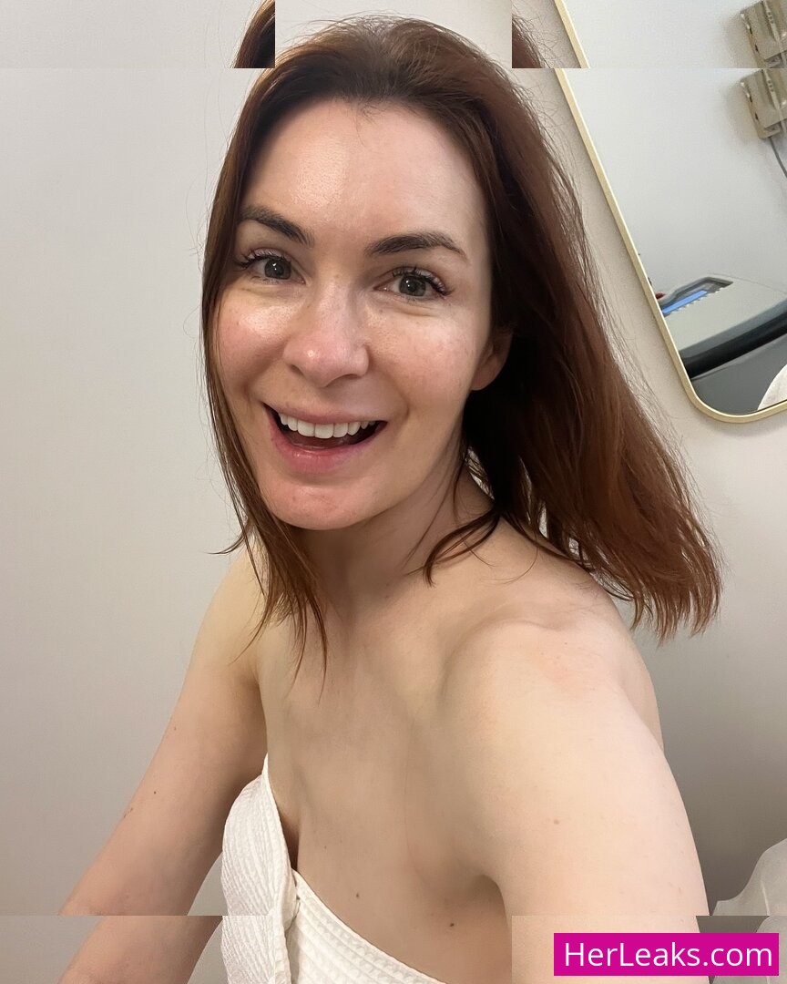 Felicia Day - Image 73