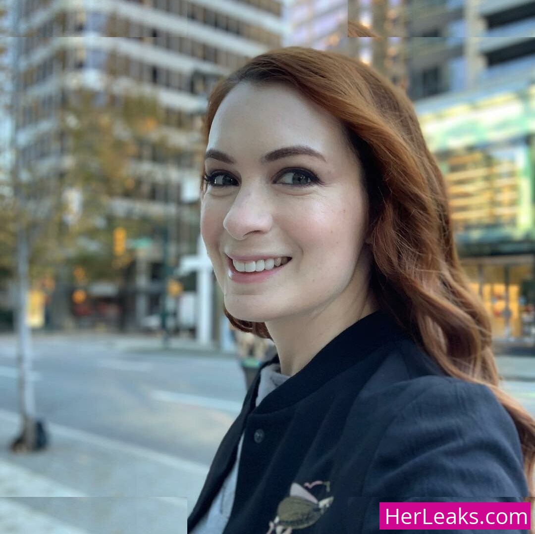 Felicia Day - Image 60