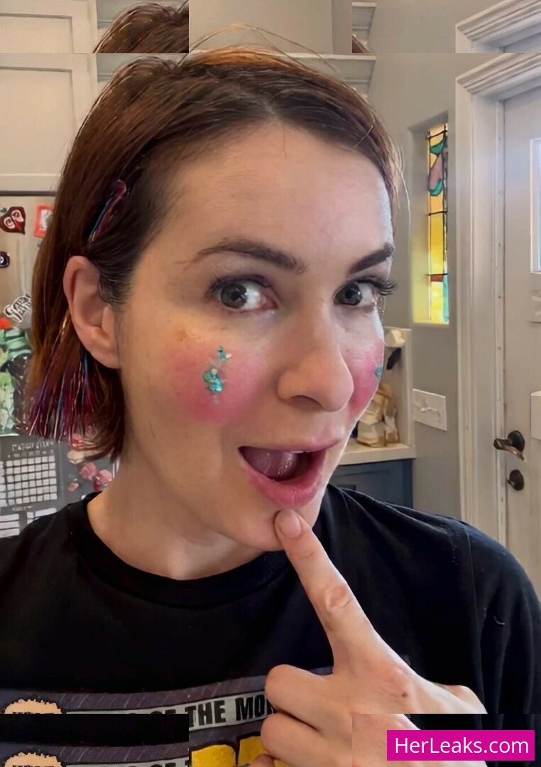 Felicia Day - Image 7