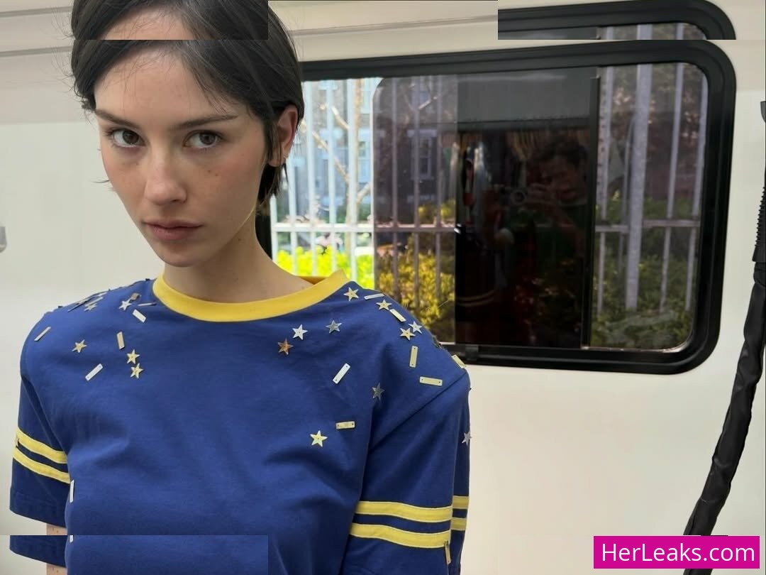 Gracie Abrams - Image 37