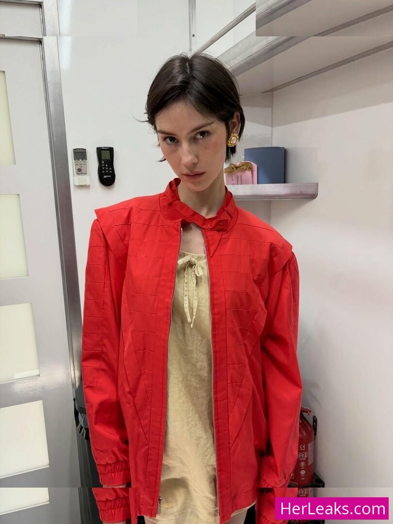 Gracie Abrams - Image 35