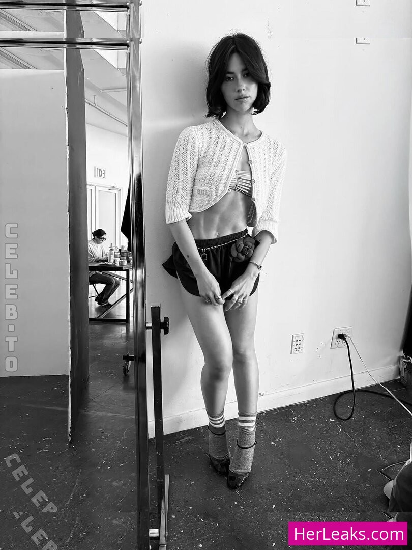 Gracie Abrams - Image 12
