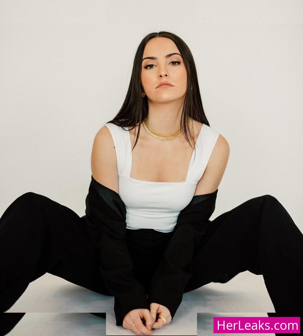 Hannah Cheramy - Image 99