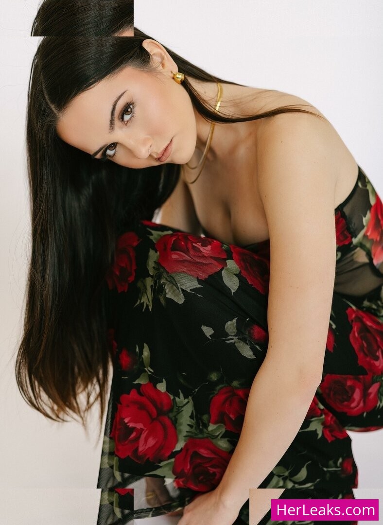 Hannah Cheramy - Image 43
