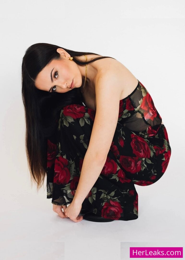 Hannah Cheramy - Image 36