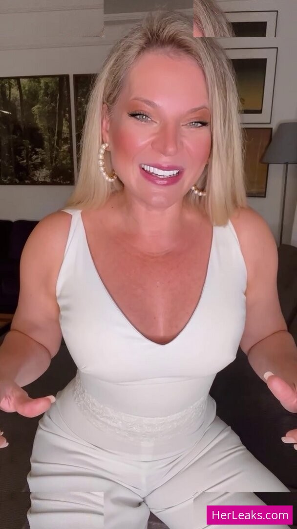 Joice Hasselmann - Image 160
