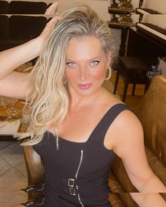 Joice Hasselmann - Image 157