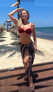 Joice Hasselmann - Image 133
