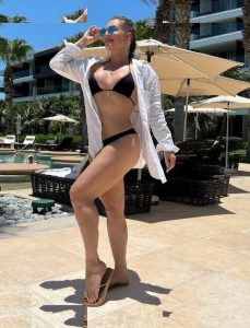 Joice Hasselmann - Image 128