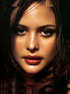 Josie Maran - Image 9
