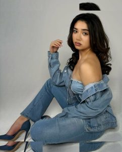 Julia Garcia - Image 150