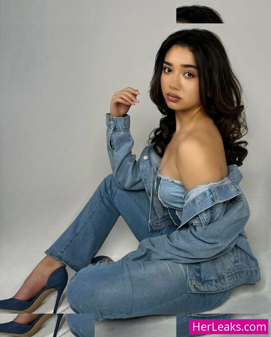 Julia Garcia - Image 150