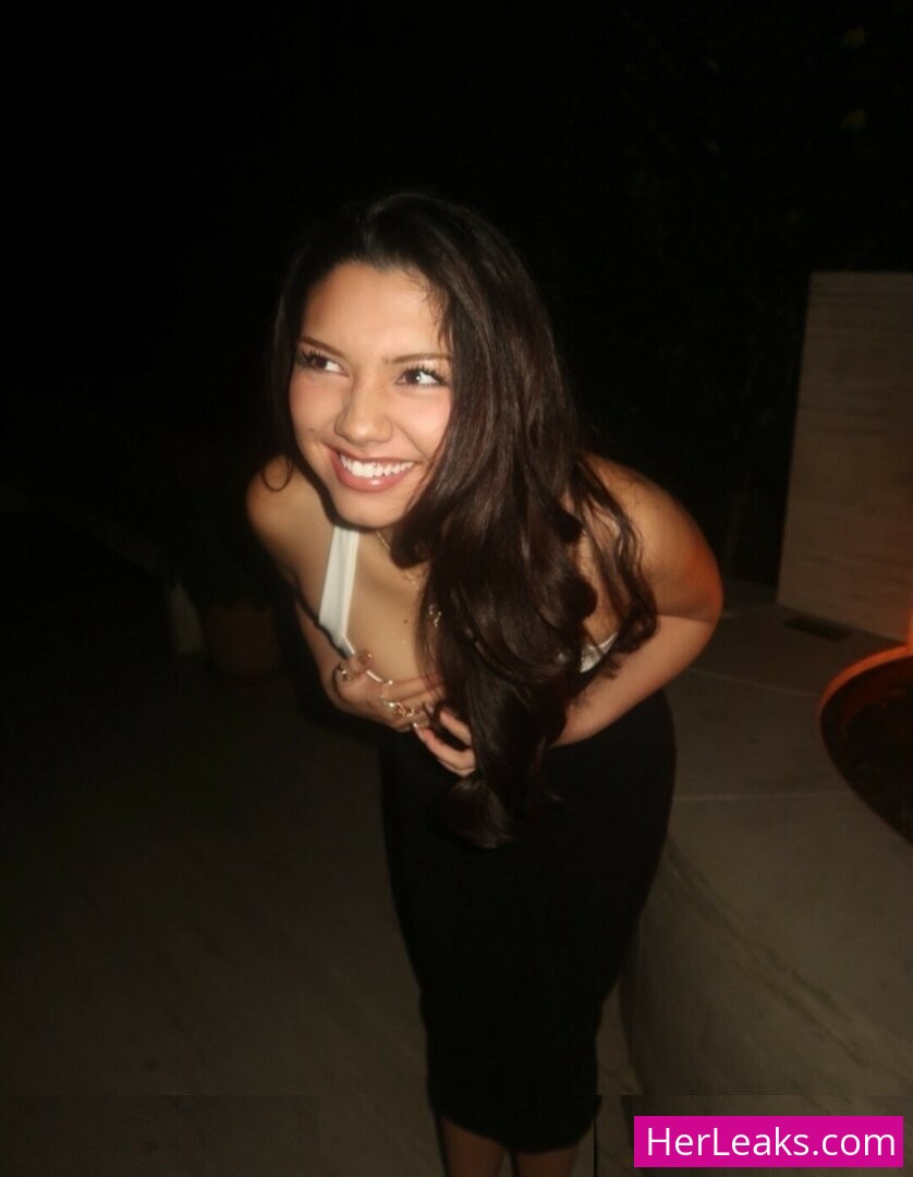 Julia Garcia - Image 137