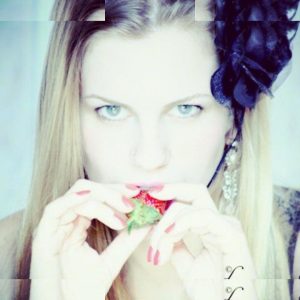 Julia Garcia - Image 78